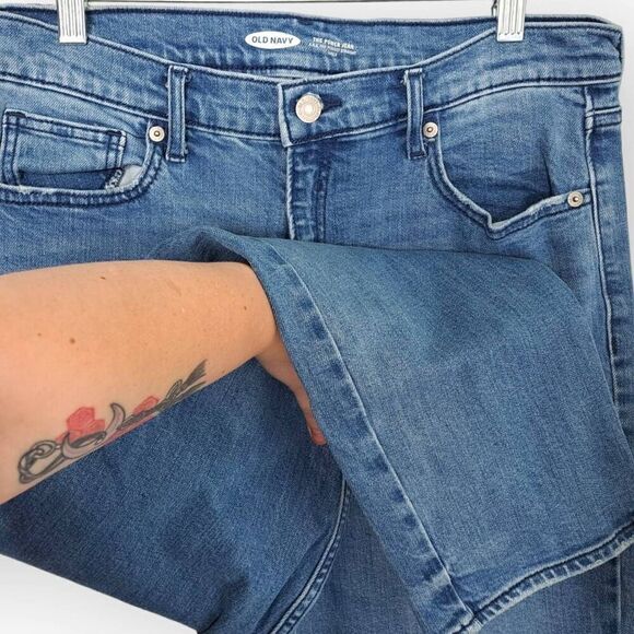 Old Navy Women's The Power Jean aka The Perfect Straight Ankle in Donna Wash siz - Picture 3 of 7